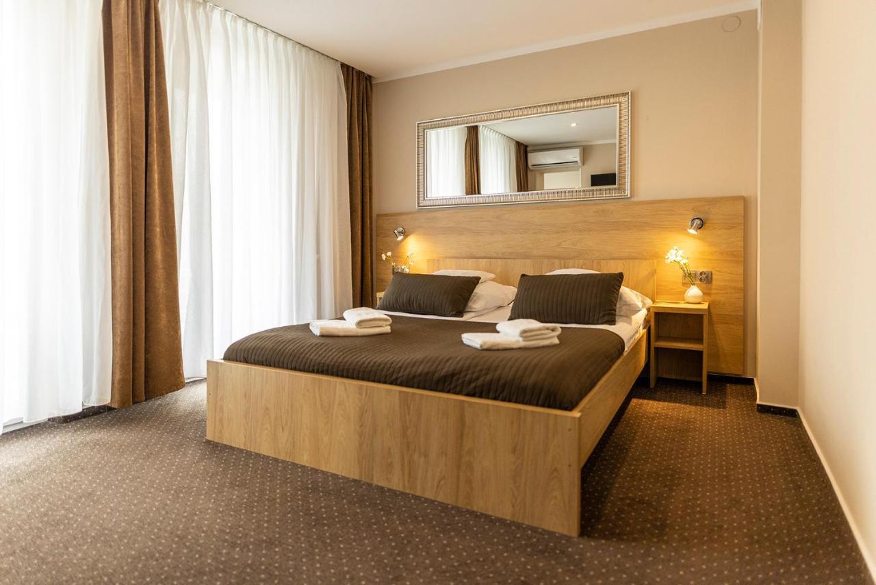 Hotel Boss 3*